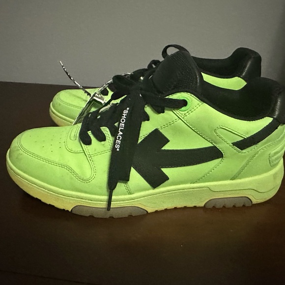 Off-White Neon Green and Black Men's Shoes - Picture 2 of 5